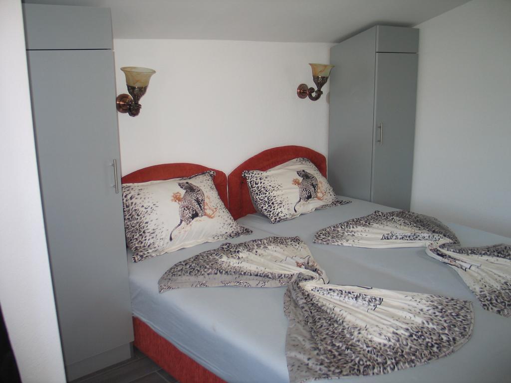 Guest House Dena Dobra Voda Habitación foto