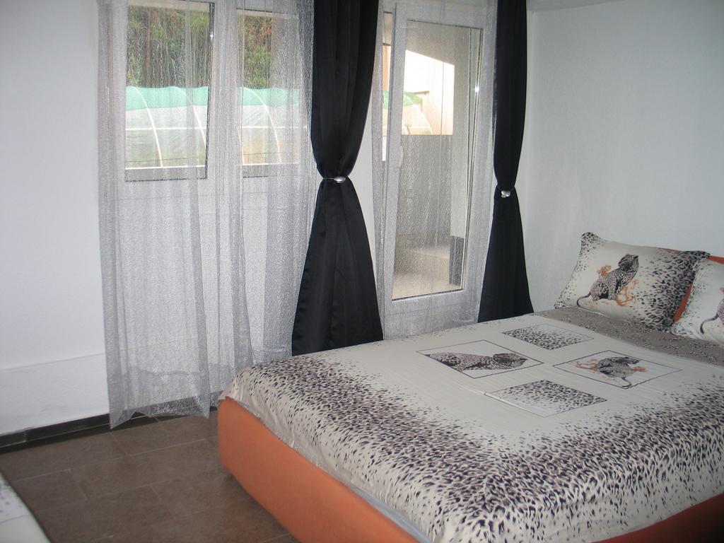 Guest House Dena Dobra Voda Exterior foto