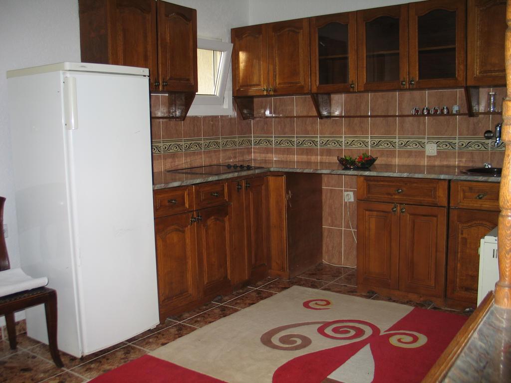 Guest House Dena Dobra Voda Habitación foto