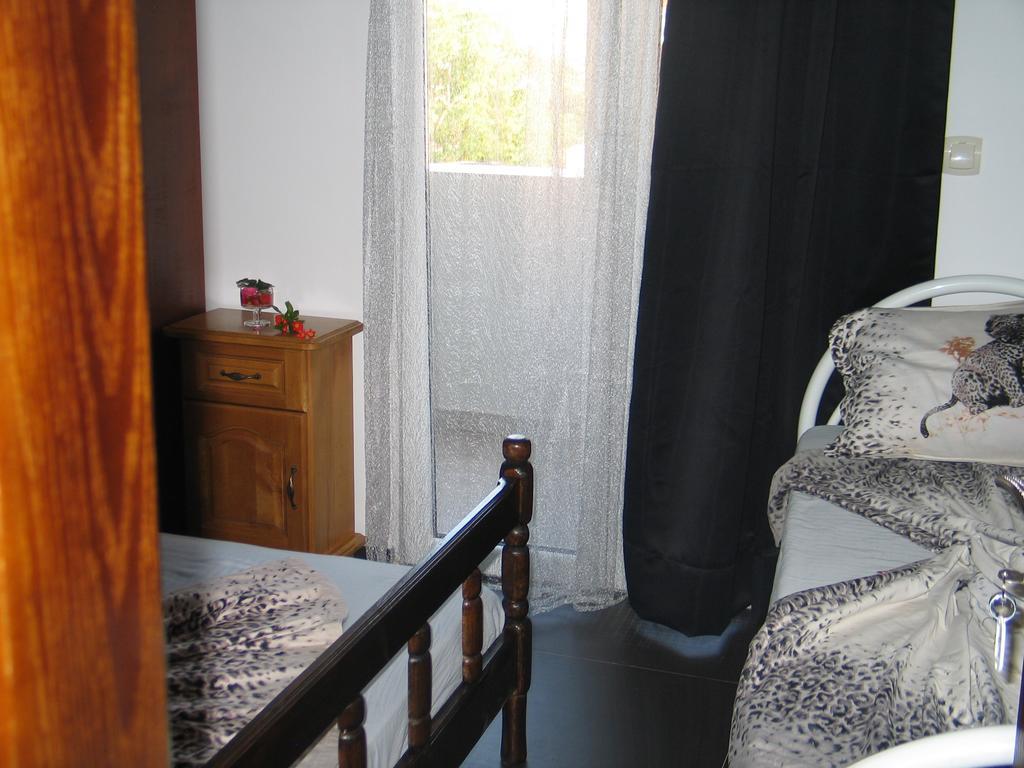 Guest House Dena Dobra Voda Habitación foto