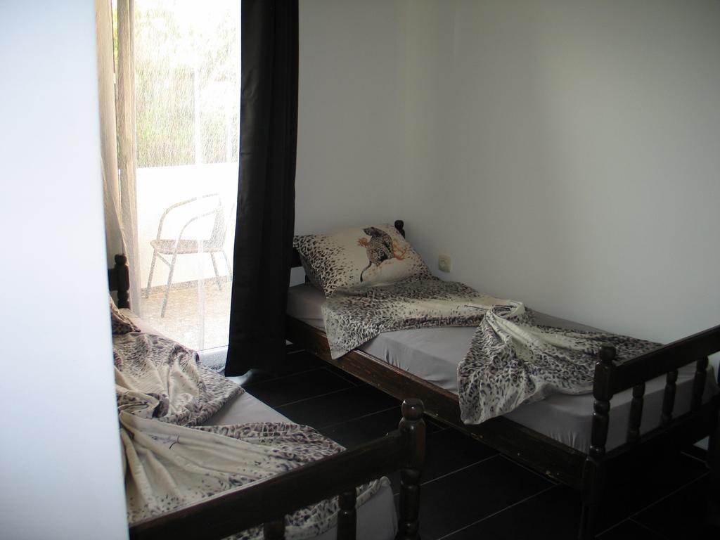Guest House Dena Dobra Voda Habitación foto